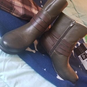 Ankle boots . Brand new.